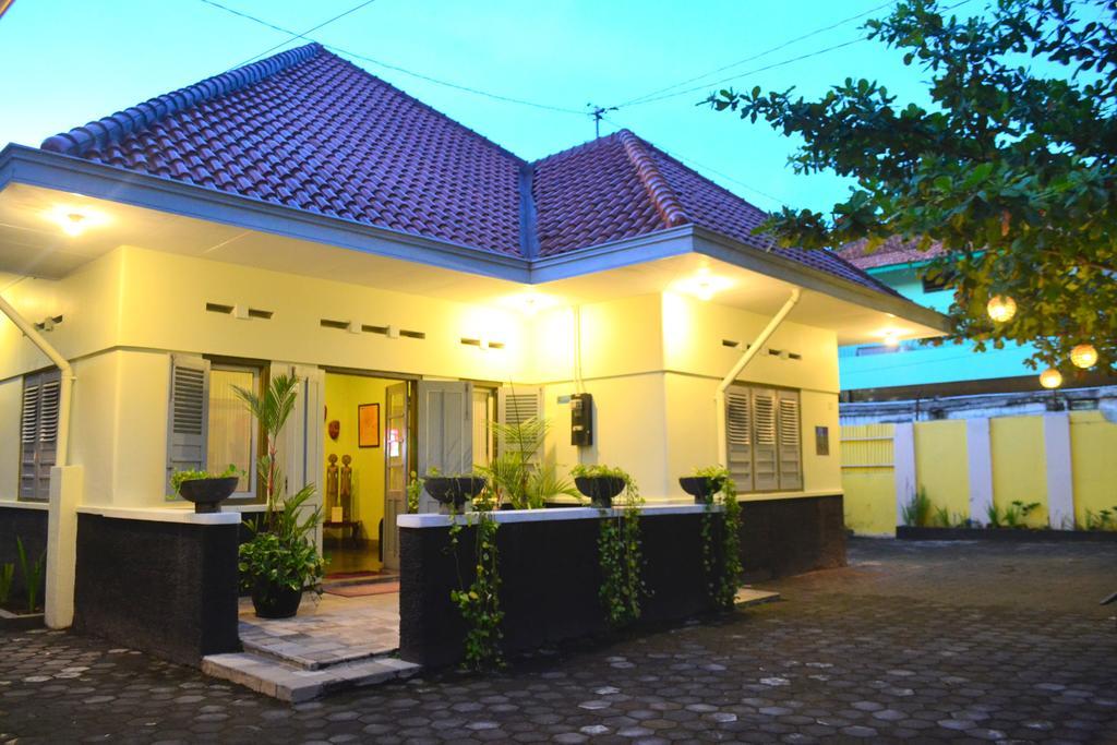 The Kresna Hotel Yogyakarta Kültér fotó